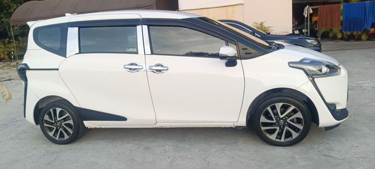 Toyota Sienta 2019 1.5 V Sedan เบนซิน ไม่ติดแก๊ส เกียร์อัตโนมัติ ขาว รูปที่ 4