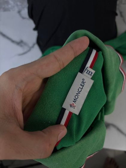 เสื้อโปโล Moncler แท้ 💯 size XXL วัดจริงขนาด อก 22 ยาว 28.5 นิ้ว สภาพใหม่มาก สีเขียวสด ผ้านิ่มมาก ตัดเย็บดีมาก ดีเทลสวย หายากคับ รูปที่ 2