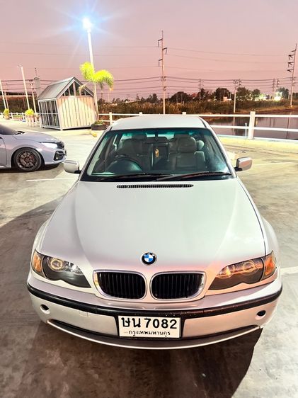 BMW Series 3 2003 318i Sedan เบนซิน ไม่ติดแก๊ส เกียร์อัตโนมัติ เงิน รูปที่ 4