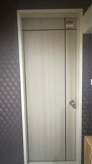 อื่นๆ ประตู Parazzo สีครีมคาดดำ ขนาด 90x200 CM ไม่เจาะลูกบิด