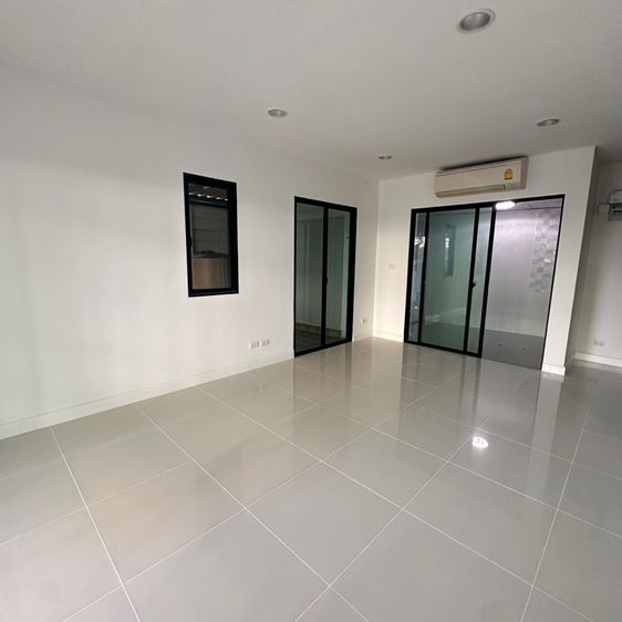 AP (Thailand) 2010 มีบางส่วน บ้านกลางเมืองนวมินทร์42 รูปที่ 3