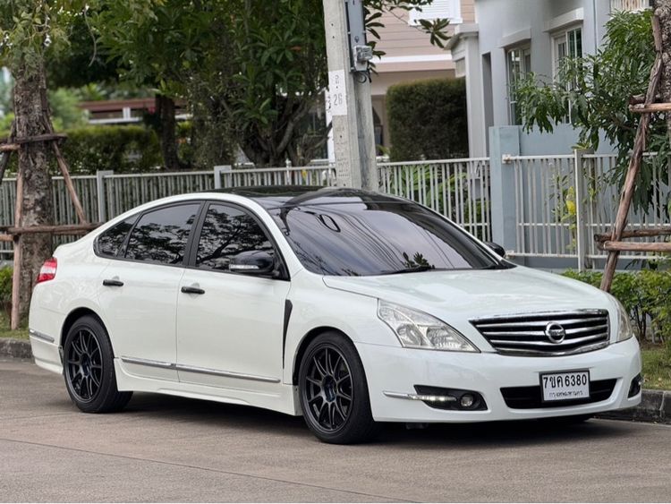 รถ Nissan Teana 2.5 250 XV สี ขาว