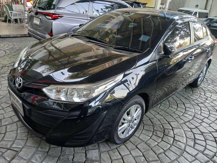 Toyota Yaris ATIV 2018 1.2 E Sedan เบนซิน ไม่ติดแก๊ส เกียร์อัตโนมัติ ดำ รูปที่ 3