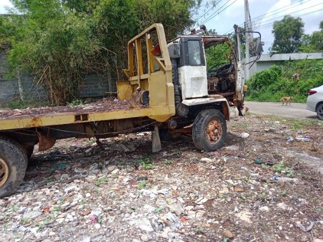 ขายซากรถเทเลอร์ 210 F 2 เพลา รูปที่ 3