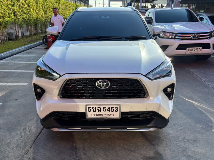 Toyota Yaris Cross 2023 1.5 HEV Premium Sedan ไฮบริด ไม่ติดแก๊ส เกียร์อัตโนมัติ ขาว รูปที่ 2