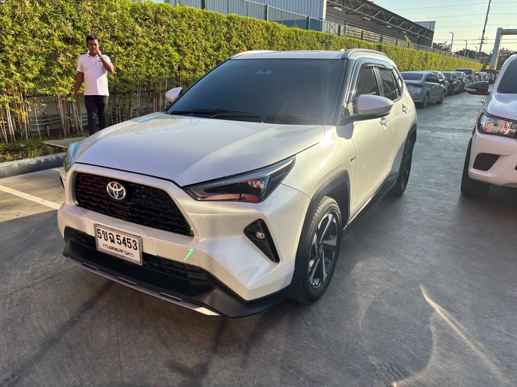 Toyota Yaris Cross 2023 1.5 HEV Premium Sedan ไฮบริด ไม่ติดแก๊ส เกียร์อัตโนมัติ ขาว รูปที่ 3