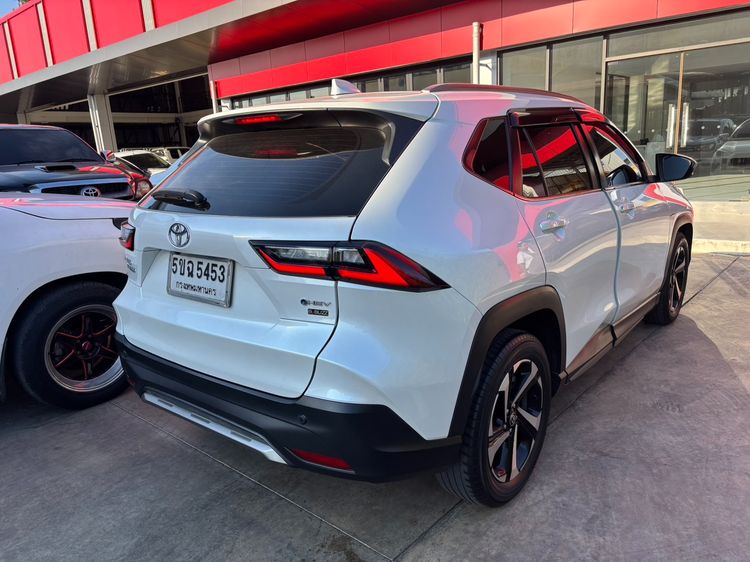 Toyota Yaris Cross 2023 1.5 HEV Premium Sedan ไฮบริด ไม่ติดแก๊ส เกียร์อัตโนมัติ ขาว รูปที่ 4