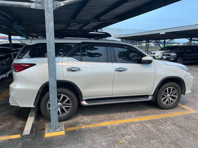Toyota Fortuner 2018 2.4 V 4WD ดีเซล เกียร์อัตโนมัติ ขาว รูปที่ 4