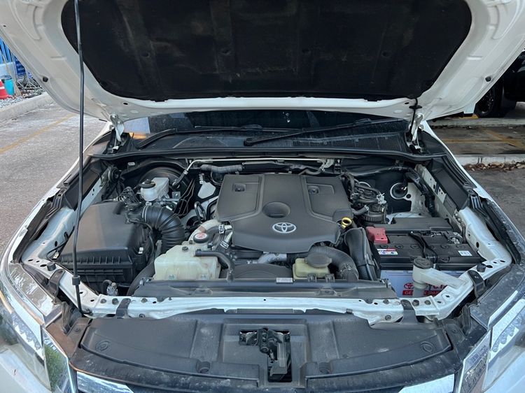 Toyota Fortuner 2018 2.4 V 4WD ดีเซล เกียร์อัตโนมัติ ขาว