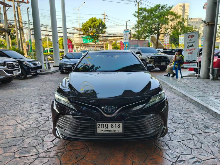 Toyota Camry 2019 2.5 Hybrid Premium Sedan ไฮบริด ไม่ติดแก๊ส เกียร์อัตโนมัติ ดำ รูปที่ 2