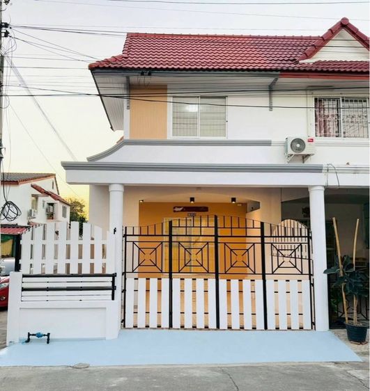 ทาวน์เฮ้าส์ 2 ชั้น