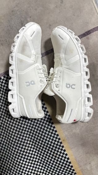 ผู้ชาย ขาว รองเท้าออกกำลังกาย ON RUNNING Cloud 6 รองเท้าวิ่ง แท้ size 9.5