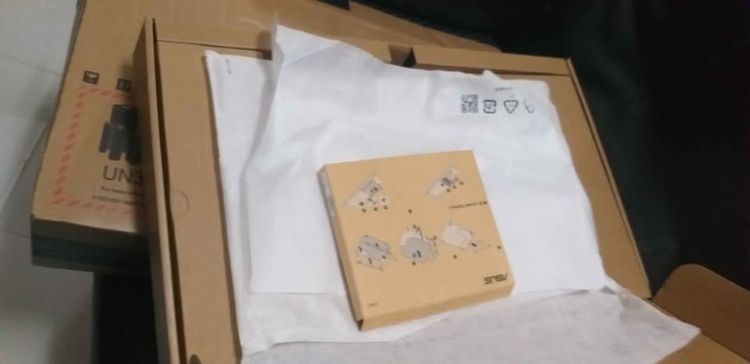 กล่องโน้ตบุคส์ ASUS ดังนี้ รูปที่ 2