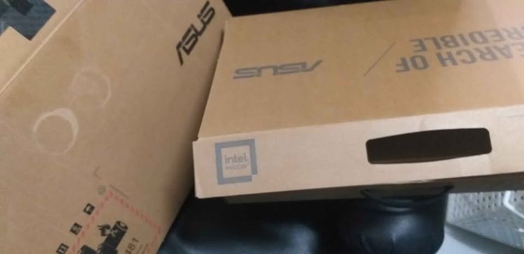 กล่องโน้ตบุคส์ ASUS ดังนี้ รูปที่ 9