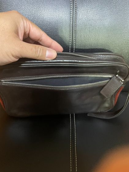 กระเป๋าครัชหนังสีน้ำตาลคาดขาวแดง BALLY  ขนาดกว้าง 10 นิ้ว สูง 7 นิ้วขาย2,900บาท รูปที่ 8