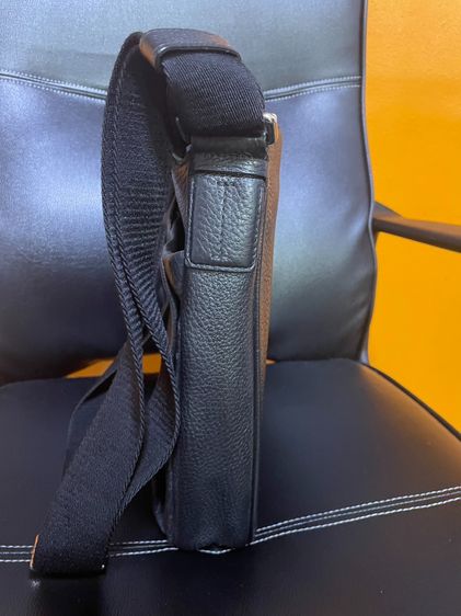 กระเป๋าCrossbody bad  BALLY หนังสีดำพร้อมที่รองบ่า ขนาดกว้าง 11 นิ้ว สูง 12นิ้วขาย3,800บาท รูปที่ 3