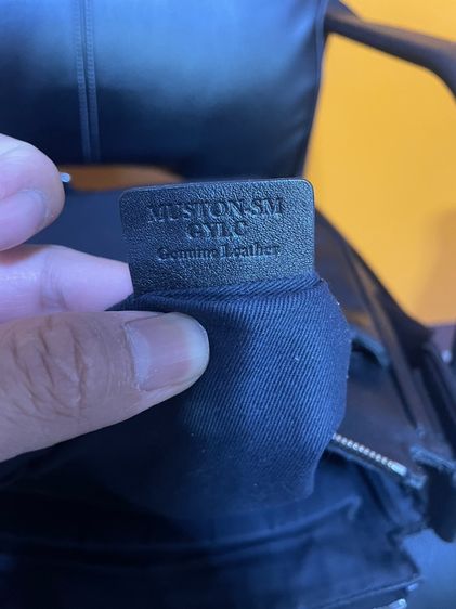 กระเป๋าCrossbody bad  BALLY หนังสีดำพร้อมที่รองบ่า ขนาดกว้าง 11 นิ้ว สูง 12นิ้วขาย3,800บาท รูปที่ 8