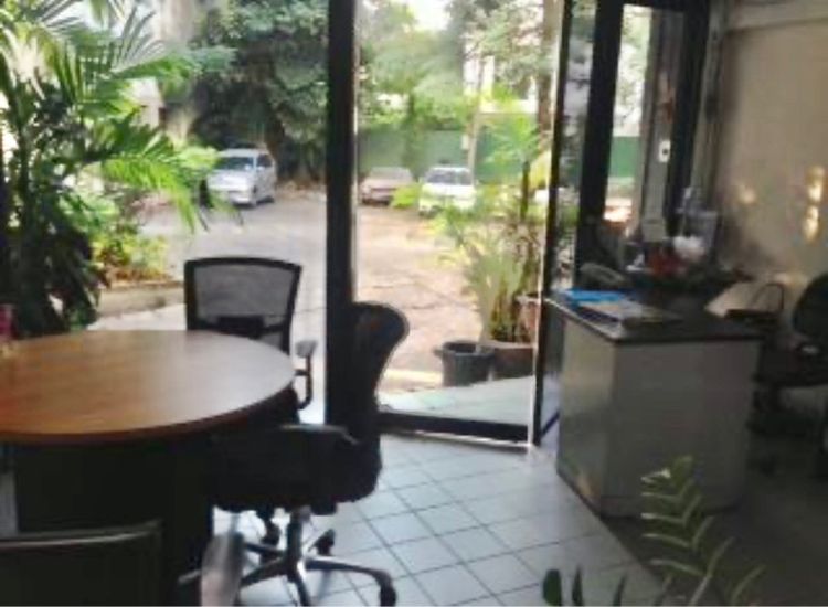 ใช่ อาคารพักอาศัย หรืออาคารพาณิชย์ สะดวกสบาย น่ายลาดพร้าว รูปที่ 2