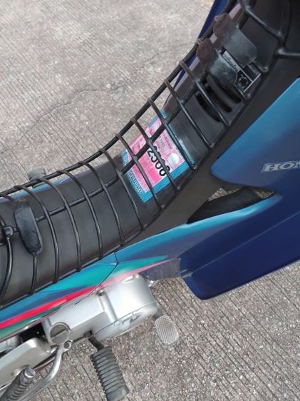 ฮอนด้าดรีม100pสตาร์ทมือ สีน้ำเงิน สภาพดี ปี44 เครื่องเดิมๆไม่ควัน ไม่ดังเดินเบานิ่ง ภาษี69 สนใจคุยโทรได้ 0817432637 รูปที่ 4