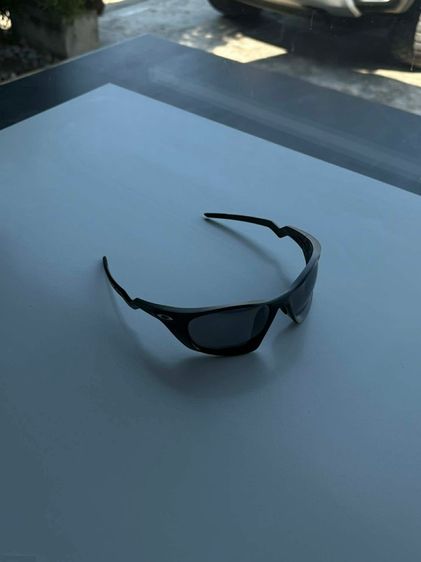 แว่นตากันแดด Oakley สภาพใหม่กริ๊บ ใช้งานไม่ถึง 5 ครั้ง ซื้อมาแค่เพียง 1 เดือนครับ ❗️❗️❗️  รูปที่ 2