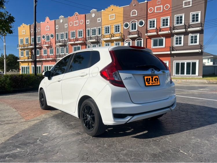 Honda Jazz 2017 1.5 V Sedan เบนซิน ไม่ติดแก๊ส เกียร์อัตโนมัติ ขาว รูปที่ 4