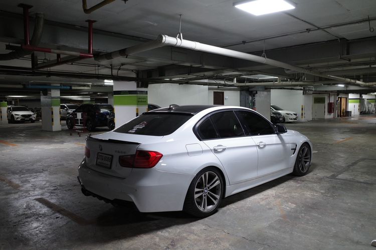 BMW Series 3 2013 325d Sedan ดีเซล ไม่ติดแก๊ส เกียร์อัตโนมัติ ขาว รูปที่ 4