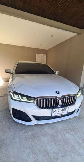BMW Series 5 2020 530e Sedan ไฮบริด ไม่ติดแก๊ส เกียร์อัตโนมัติ ขาว รูปที่ 3