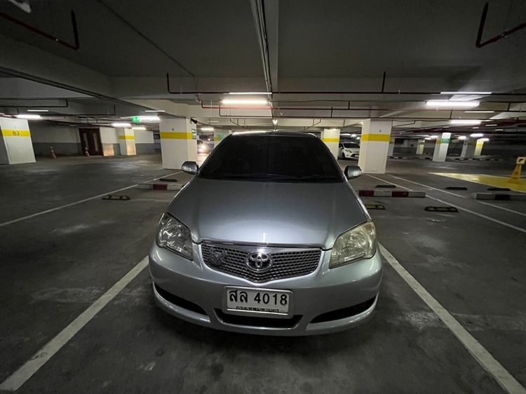 รถ Toyota Vios 1.5 E สี บรอนซ์เงิน