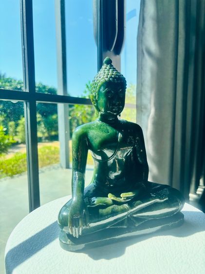 พระสิงห์ เนื้อหยก รูปที่ 2