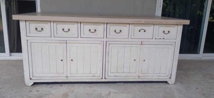 โต๊ะ ตู้ เค้าเตอร์บาร์