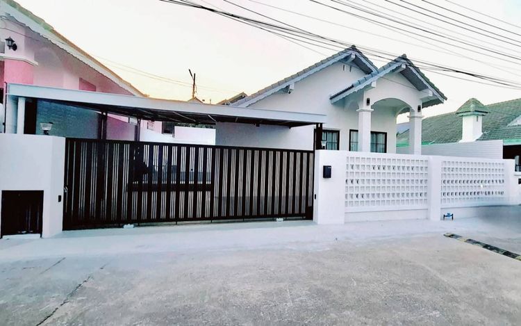 ตกแต่งครบ 2025 พูลวิลล่าเขาน้อยพัทยา ตกแต่งเฟอร์นิเจอร์ และเครื่องใช้ไฟฟ้าครบ รูปที่ 2