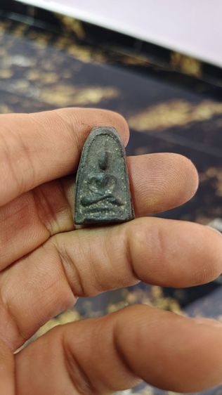 พระเนื้อผงดำหลวงพ่อแต้มวัดพระลอย