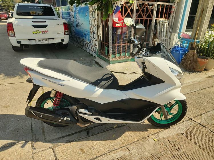🛵ยังไงก็ขาย PCX 150 ปี 58 เครื่องดี สีสวย สตาร์ทมือ เล่มชุดโอนครบ+เปลี่ยนถ่ายน้ำมันเครื่องฟรี ส่งฟรี30 ก.ม รูปที่ 3