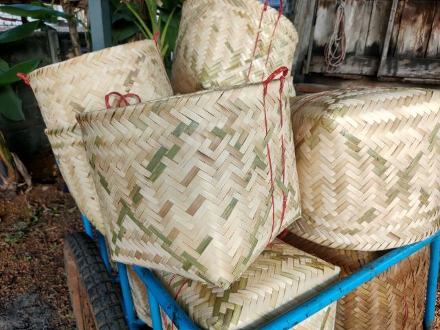 ขายตระกร้าไม้ไผ่
