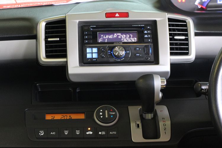 Honda Freed 2014 1.5 E Utility-car เบนซิน ไม่ติดแก๊ส เกียร์อัตโนมัติ ขาว รูปที่ 3