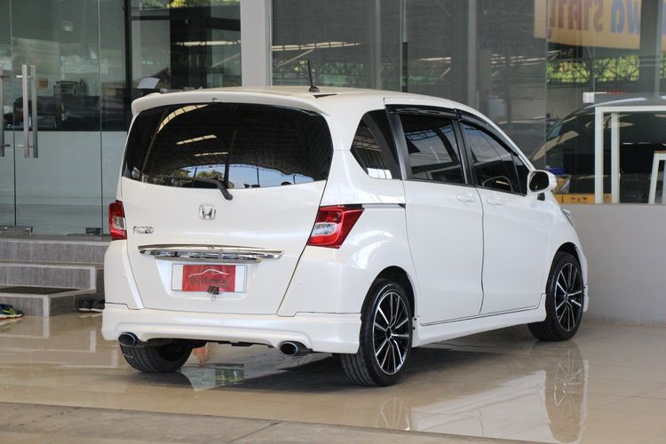 Honda Freed 2014 1.5 E Utility-car เบนซิน ไม่ติดแก๊ส เกียร์อัตโนมัติ ขาว รูปที่ 2