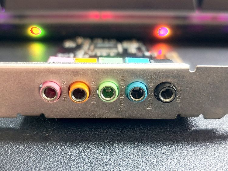 การ์ดเสียง PCI-E Sound Card 5.1 Surround Card 3D Stereo Audio with High Sound รูปที่ 4