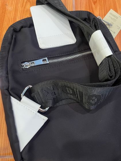 กระเป๋าคาดอก Giordano Nylon Cross Body Sling รูปที่ 8