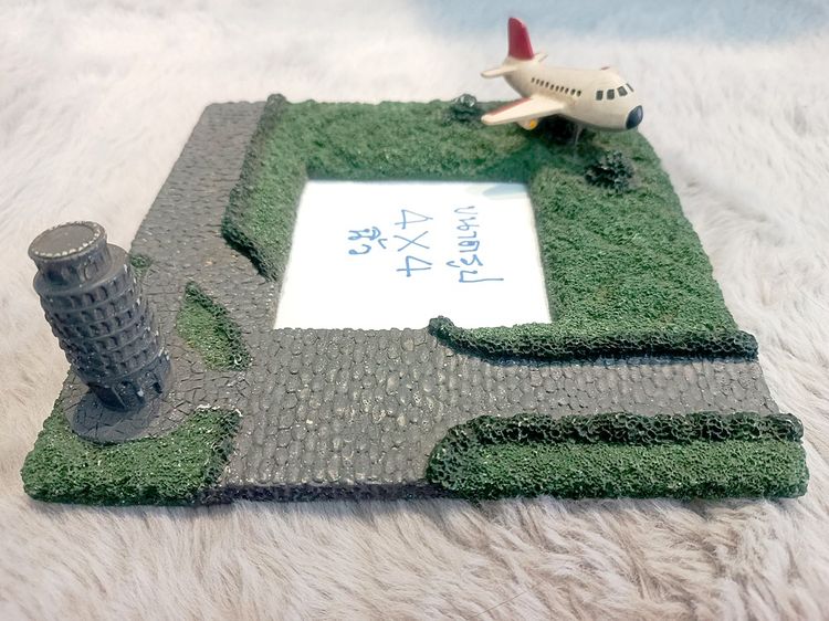 กรอบรูปเรซิ่น สำหรับรูป 4x4 นิ้ว ขนาดกรอบ 8x8 นิ้ว อันละ 50 บาท รูปที่ 4