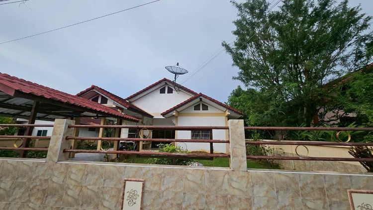 อื่นๆ มีบางส่วน 2010 บ้านเดี่ยว 3 นอน 2 น้ำ 91 ตรว. สิริศา 5 บางเสร่ ชลบุรี โทร.0912523462 รูปที่ 4