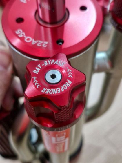 โช๊ค profender oem 2.5 2 way หลัง oem 2.5 bypass เบิกใหม่ 84450 ใช้งานไปแค่ สองหมื่นกว่ากิโล ใส่รถรุ่น ford ranger 2.0ปี 18-21 รูปที่ 4