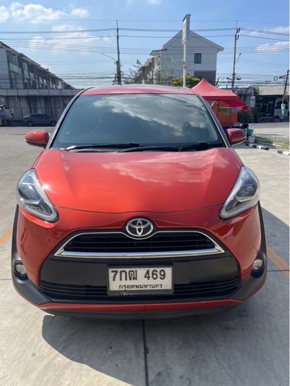 Toyota Sienta 2018 1.5 V Utility-car เบนซิน ไม่ติดแก๊ส เกียร์อัตโนมัติ ส้ม รูปที่ 2