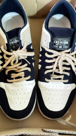 ➗➰ คิดราคาคนละครึ่ง 👟👟 รองเท้าขายเหมา 2 คู่ ไม่ค่อยได้ใส่เก่าเก็บ รูปที่ 4