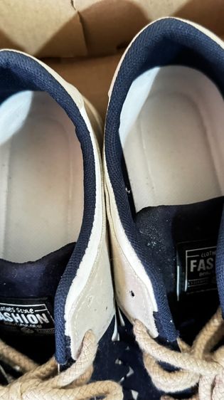 ➗➰ คิดราคาคนละครึ่ง 👟👟 รองเท้าขายเหมา 2 คู่ ไม่ค่อยได้ใส่เก่าเก็บ รูปที่ 6