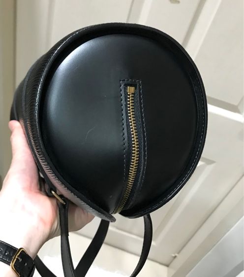 Louis Vuitton ของแท้ สภาพดีมากๆ เดิมๆ ไม่มีซ่อม รูปที่ 9