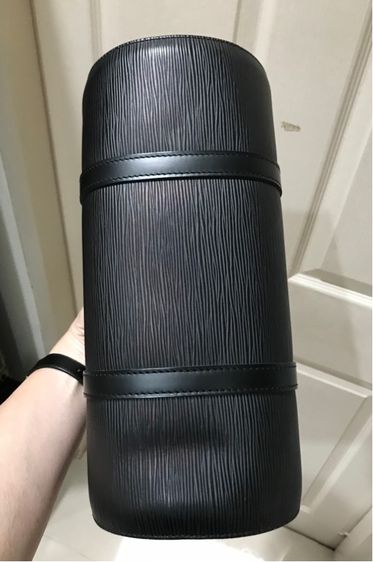 Louis Vuitton ของแท้ สภาพดีมากๆ เดิมๆ ไม่มีซ่อม รูปที่ 7