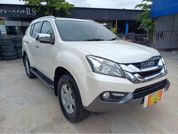 Isuzu MU-X 2015 3.0 4WD Utility-car ดีเซล ไม่ติดแก๊ส เกียร์อัตโนมัติ ขาว