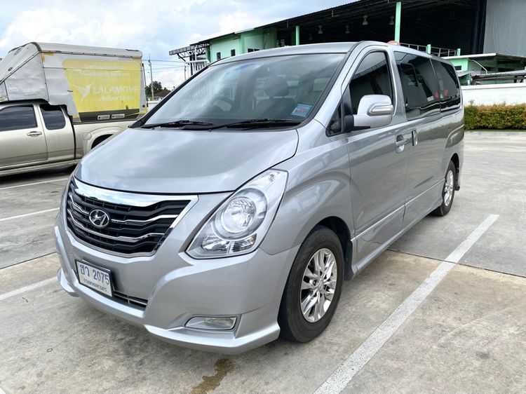 Hyundai H-1  2016 2.5 Elite Van ดีเซล ไม่ติดแก๊ส เกียร์อัตโนมัติ เทา รูปที่ 3