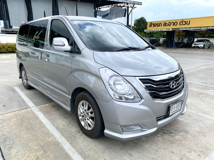 รถ Hyundai H-1  2.5 Elite สี เทา
