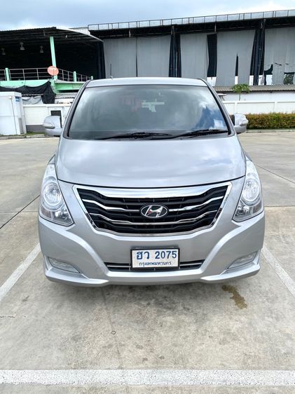 Hyundai H-1  2016 2.5 Elite Van ดีเซล ไม่ติดแก๊ส เกียร์อัตโนมัติ เทา รูปที่ 2
